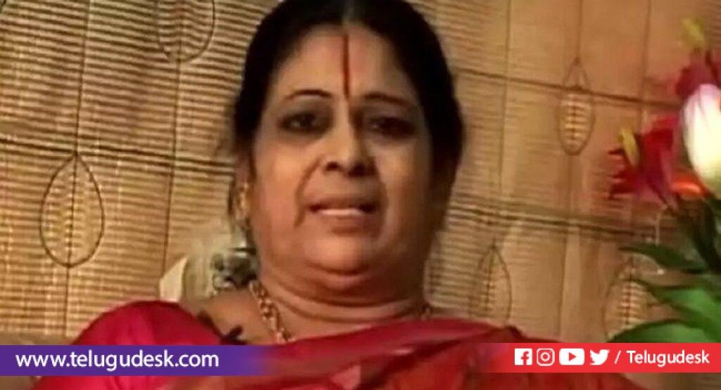Raviteja Mother: హీరో రవితేజ తల్లి రాజ్యలక్ష్మి పై పోలీస్ కేసు నమోదు.. ఎందుకంటే?