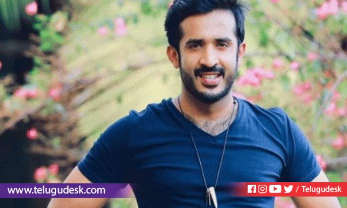 శ్రీరామచంద్ర కోసం ఆటో నడిపిన యాంకర్ రవి.. అందేంటి అనుకుంటున్నారా ...